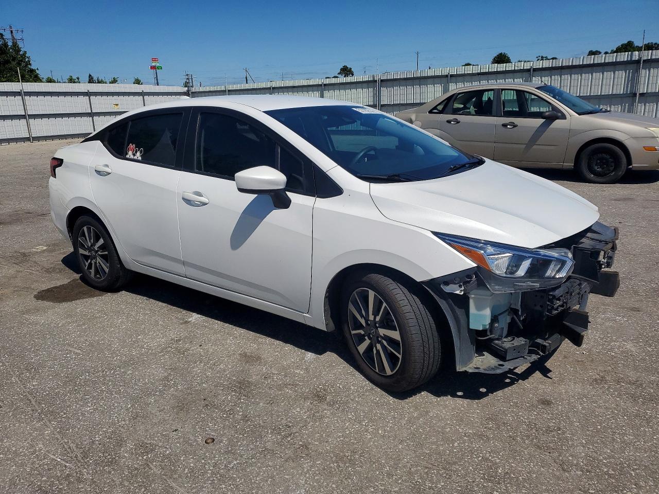 Nissan Versa Sv