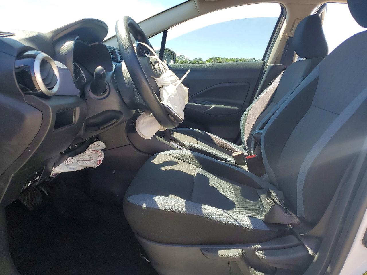 Nissan Versa Sv