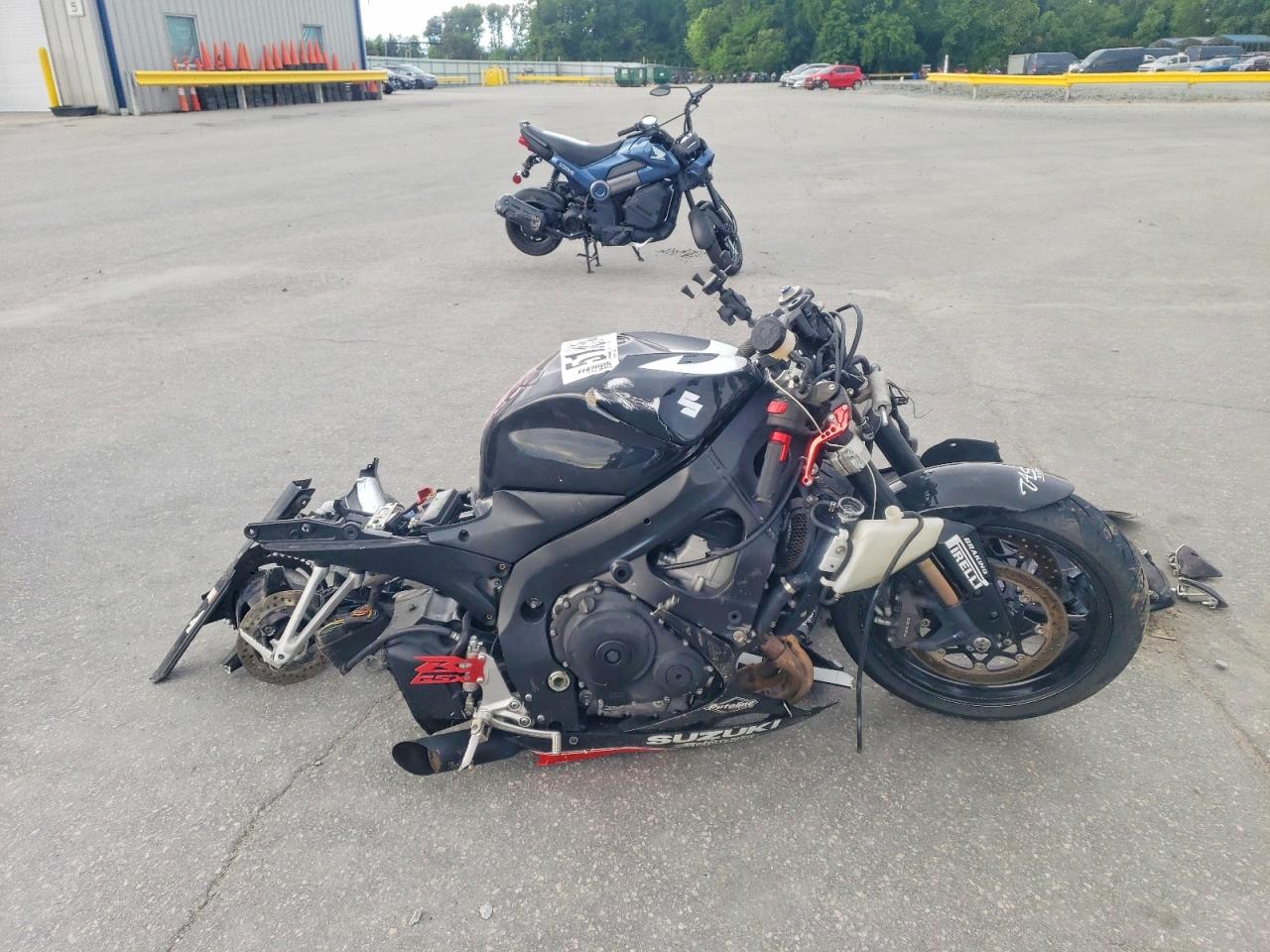 Salvage Suzuki Gsxr750 Image