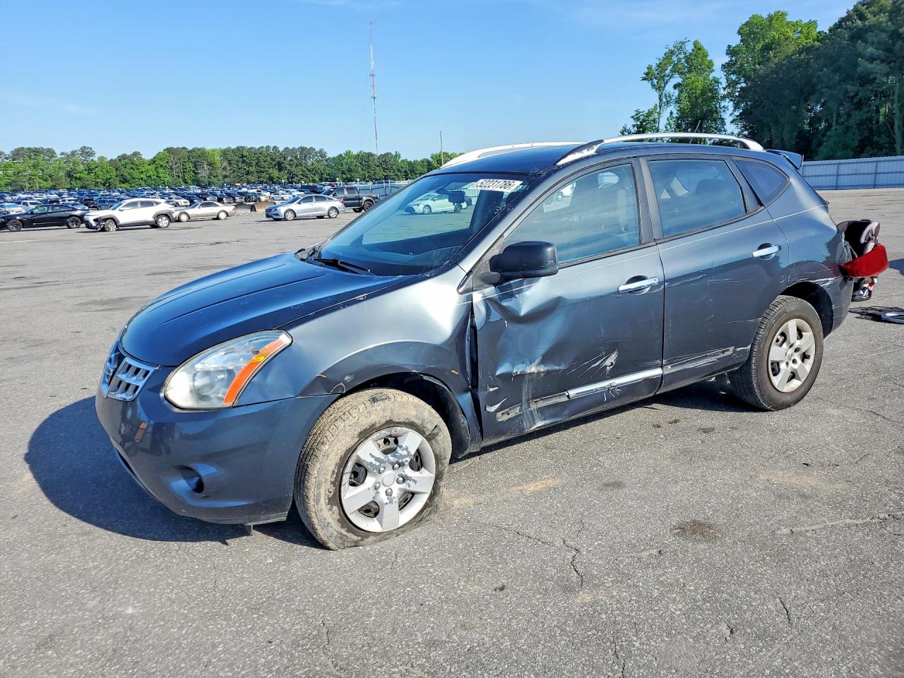 Salvage Nissan Rogue Image