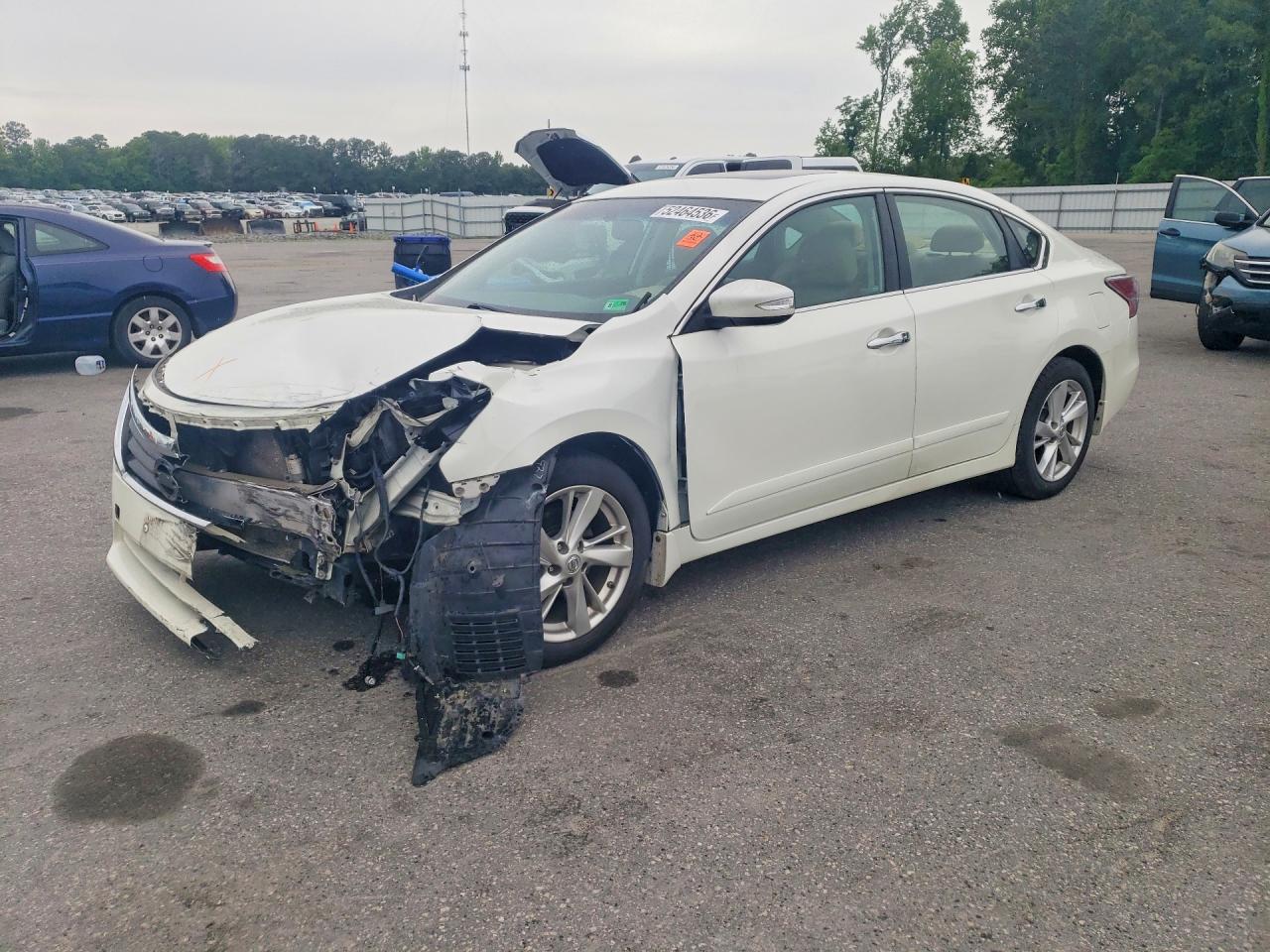 Salvage Nissan Altima Image
