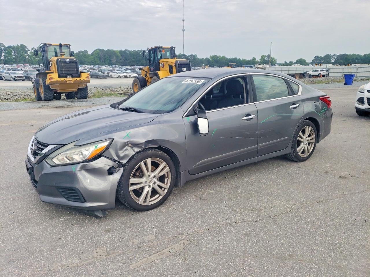 Salvage Nissan Altima Image