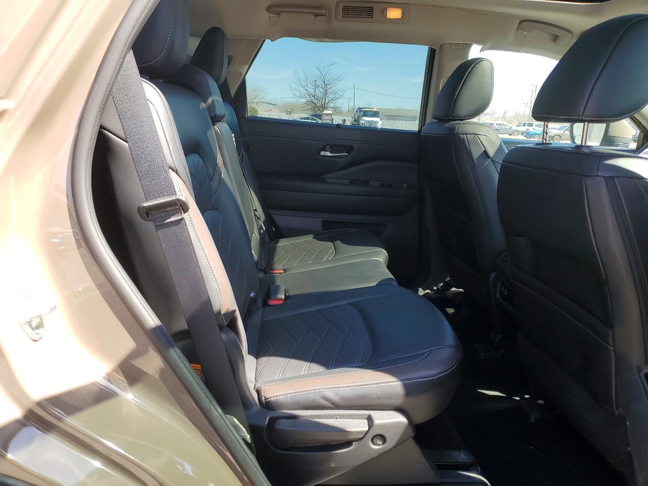 Nissan Pathfinder Platinum