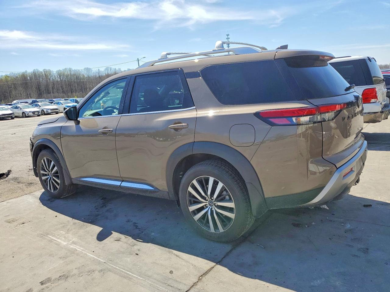 Nissan Pathfinder Platinum