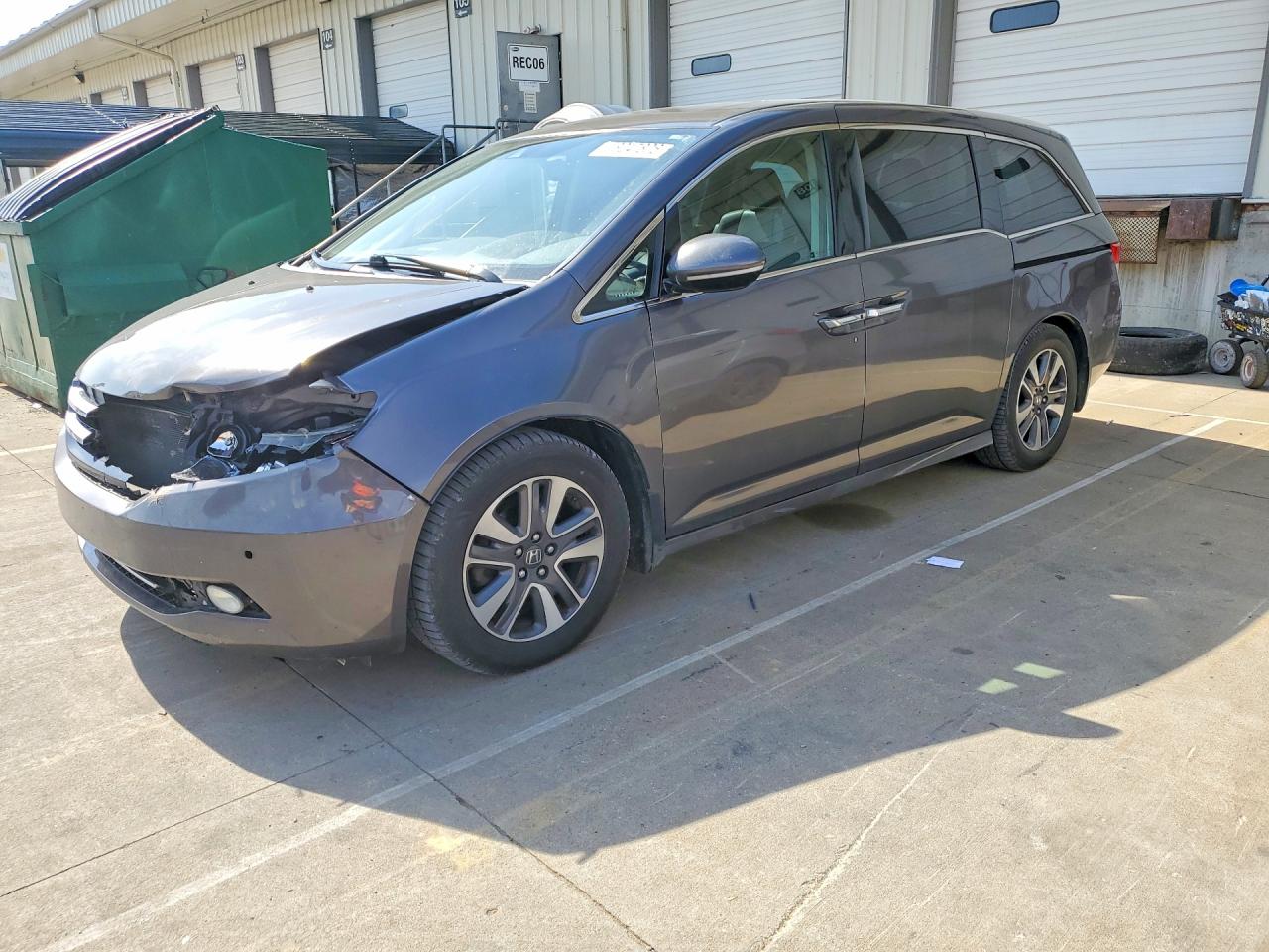 Salvage Honda Odyssey Image