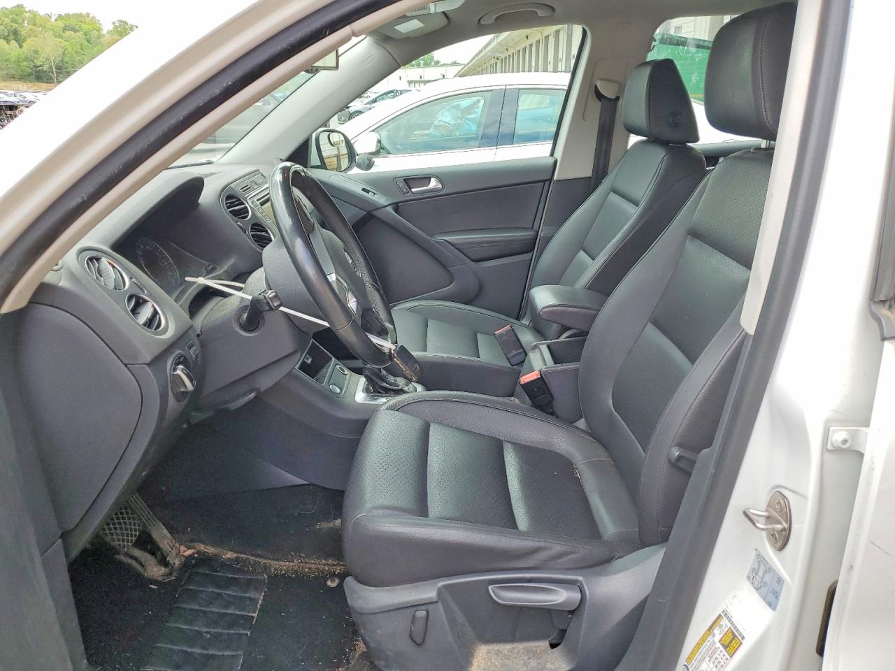 Volkswagen Tiguan S