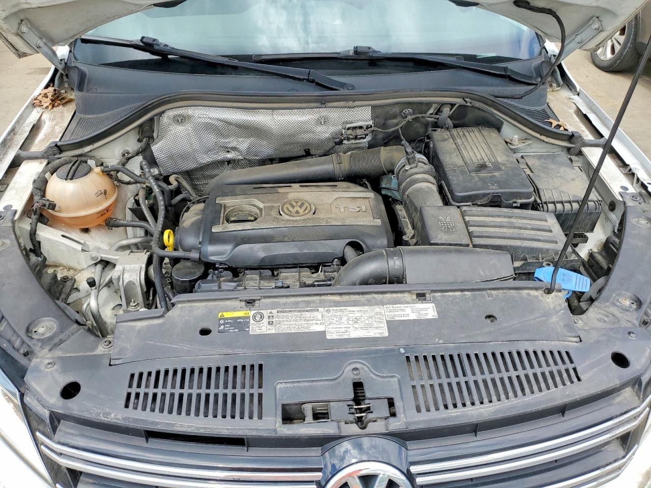 Volkswagen Tiguan S