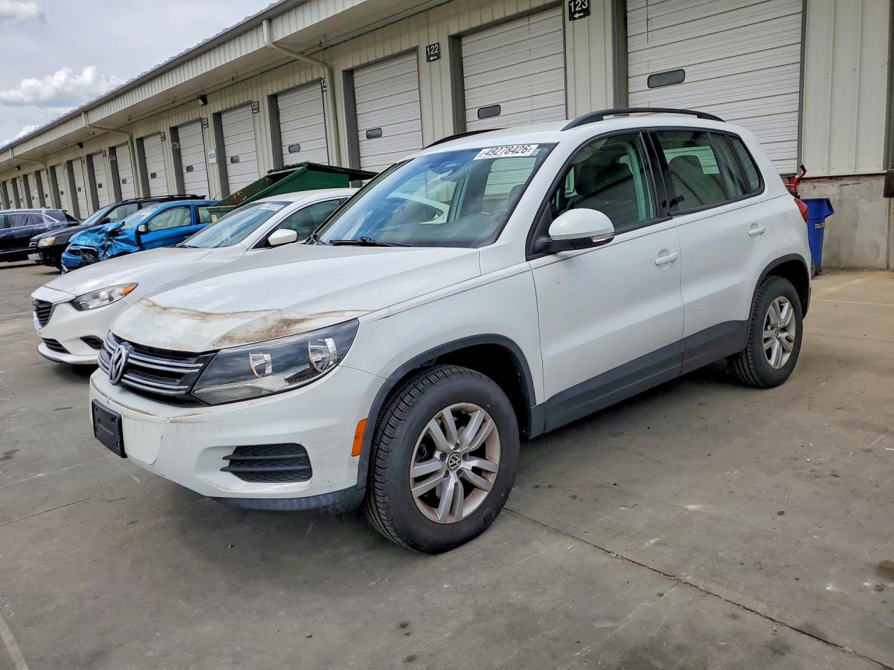 Salvage Volkswagen Tiguan Image