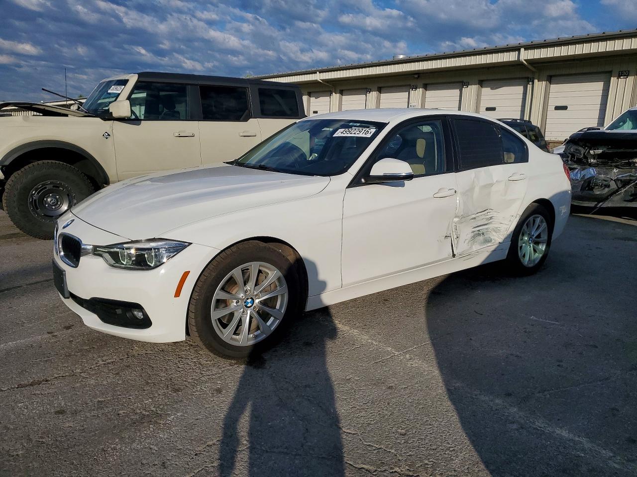 Salvage BMW 3 Series Image