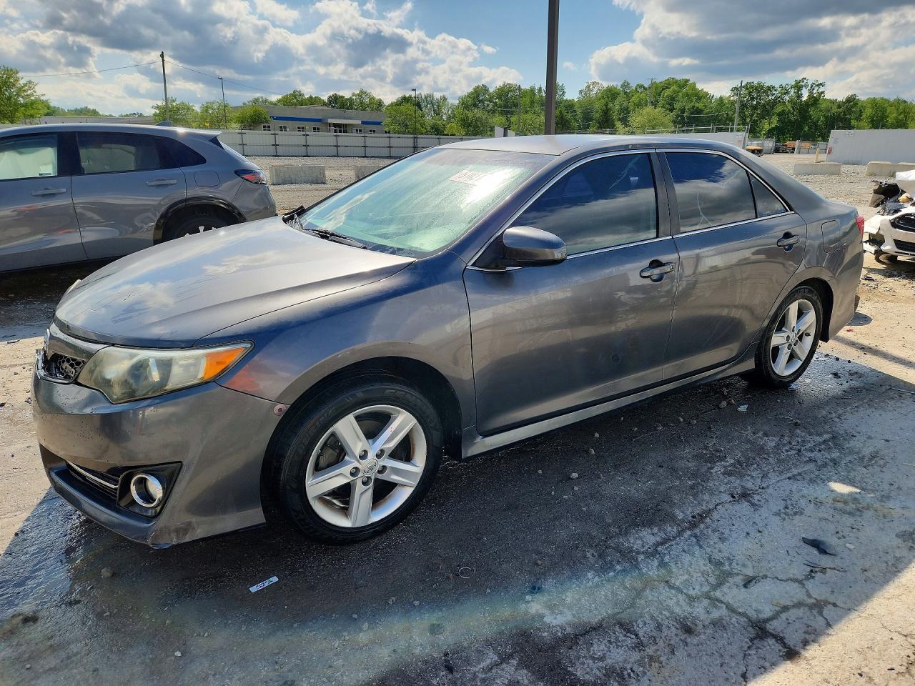 Salvage Toyota Camry Image