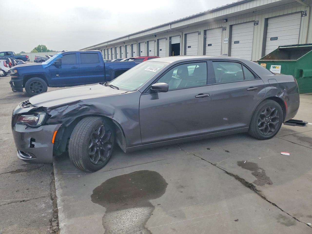 Salvage Chrysler 300 Image