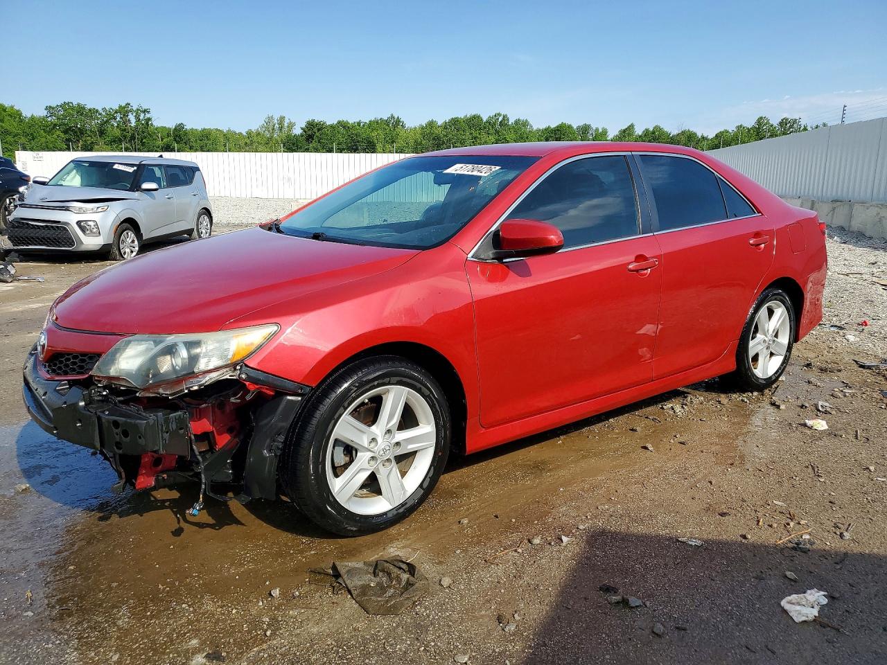 Salvage Toyota Camry Image