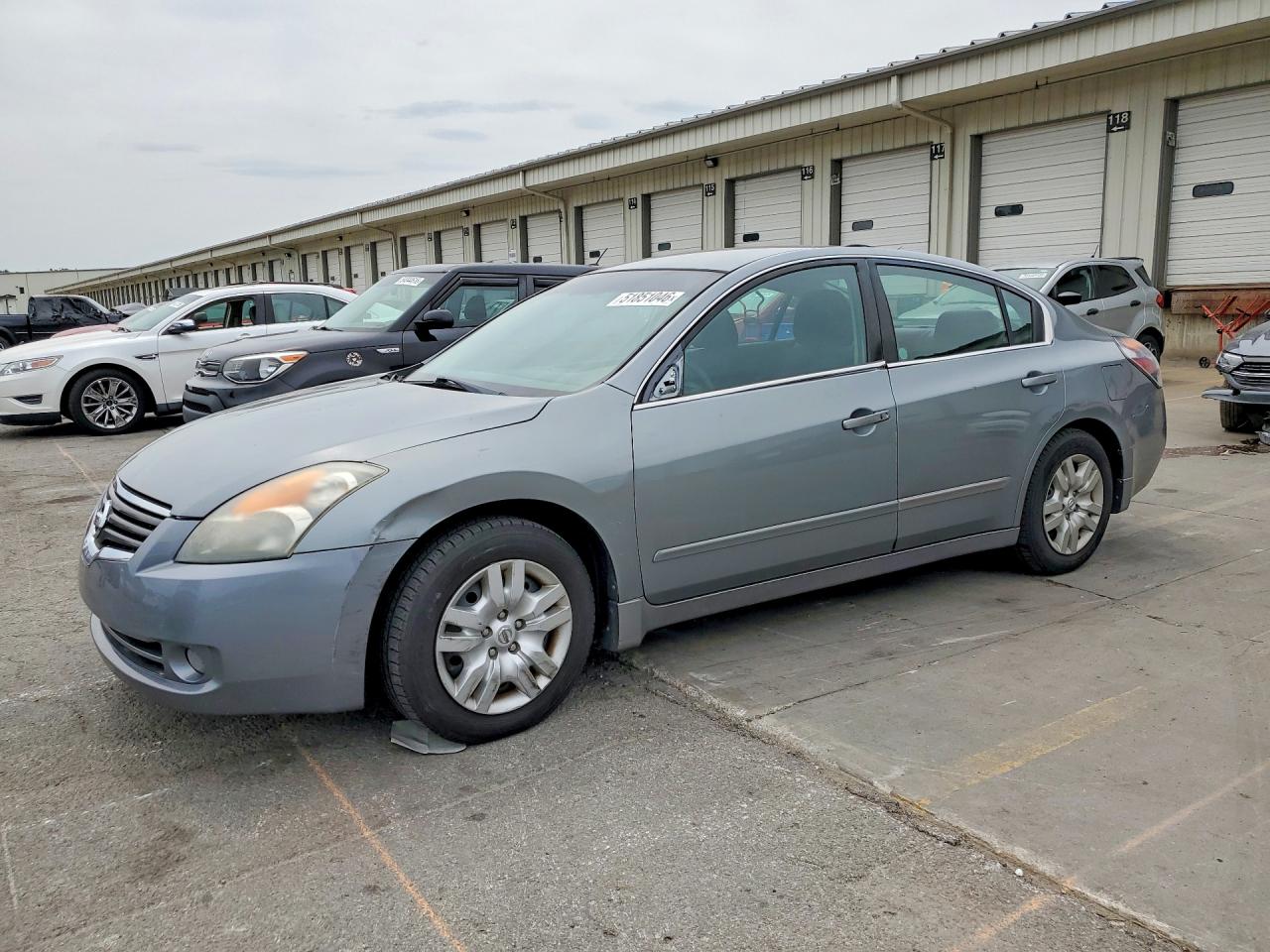Salvage Nissan Altima Image