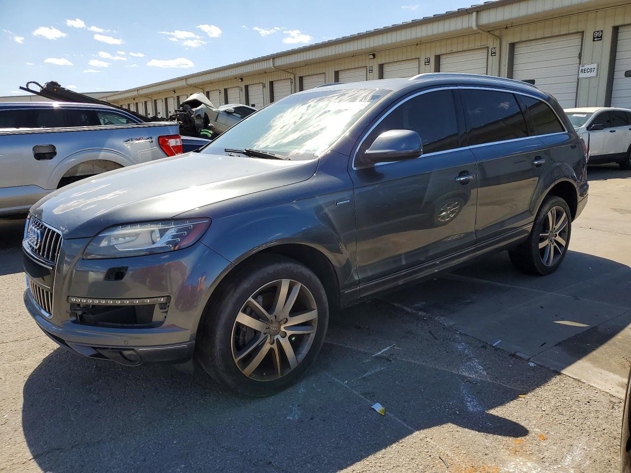 Salvage Audi Q7 Image