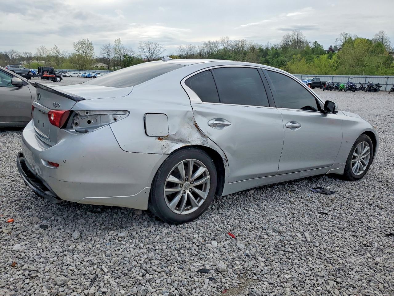 INFINITI Q50 Premium