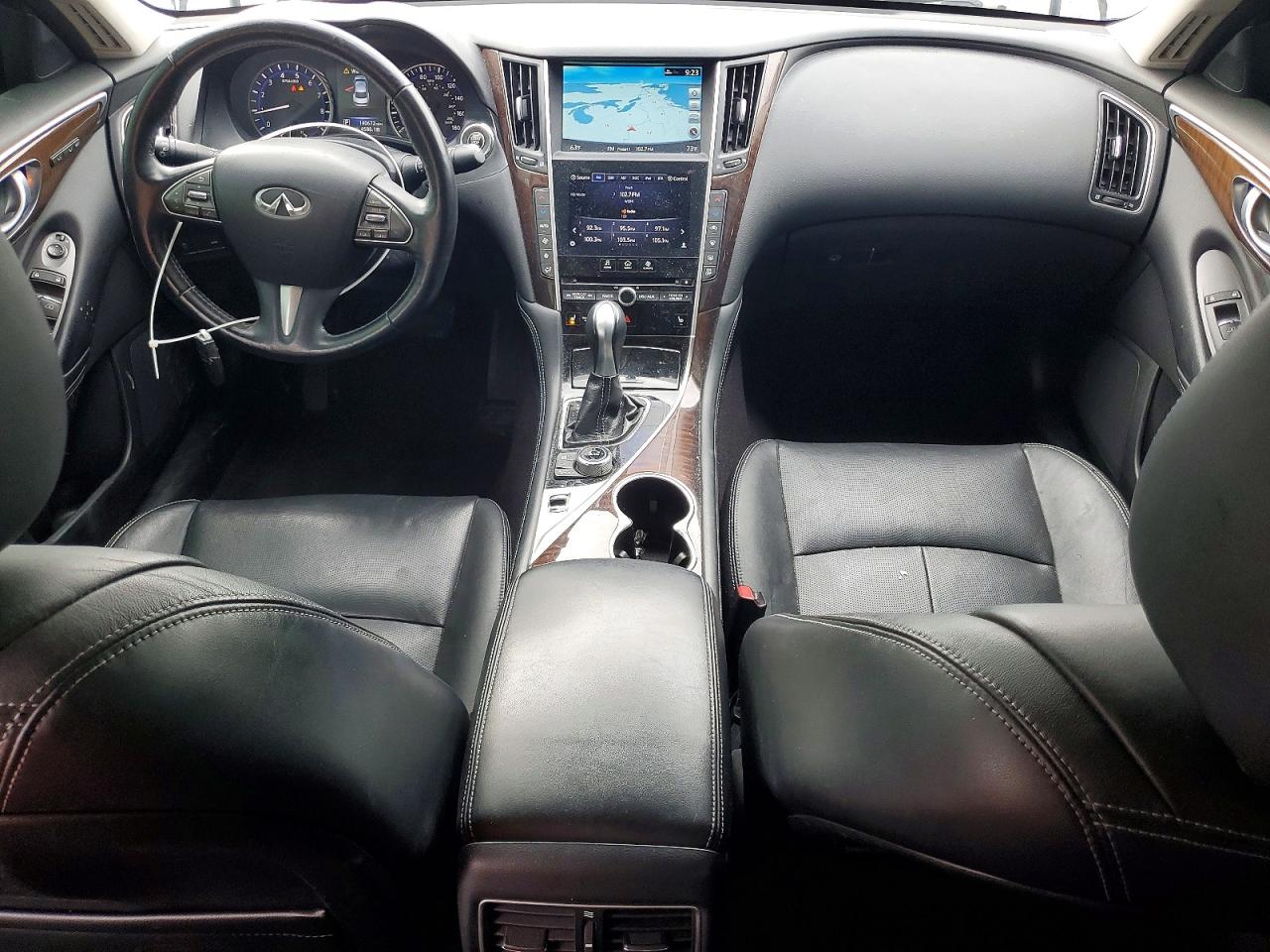 INFINITI Q50 Premium