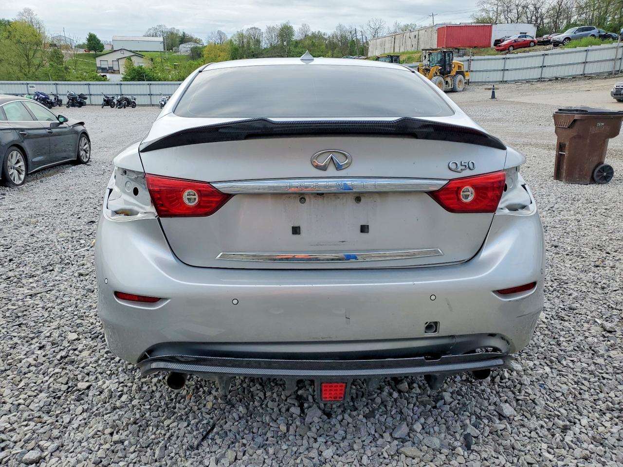 INFINITI Q50 Premium