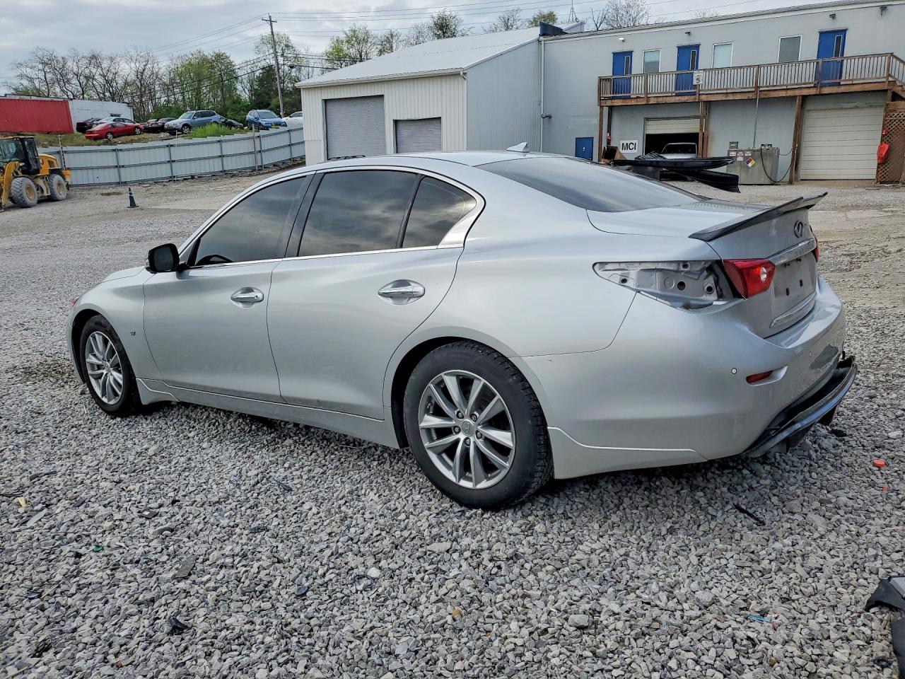 INFINITI Q50 Premium