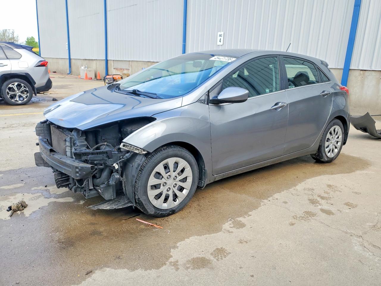 Salvage Hyundai ELANTRA Image