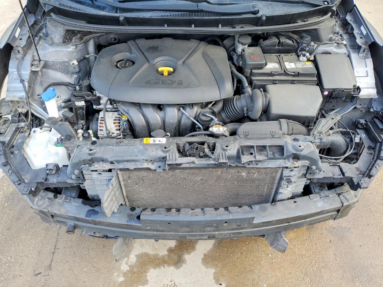 Hyundai ELANTRA Base