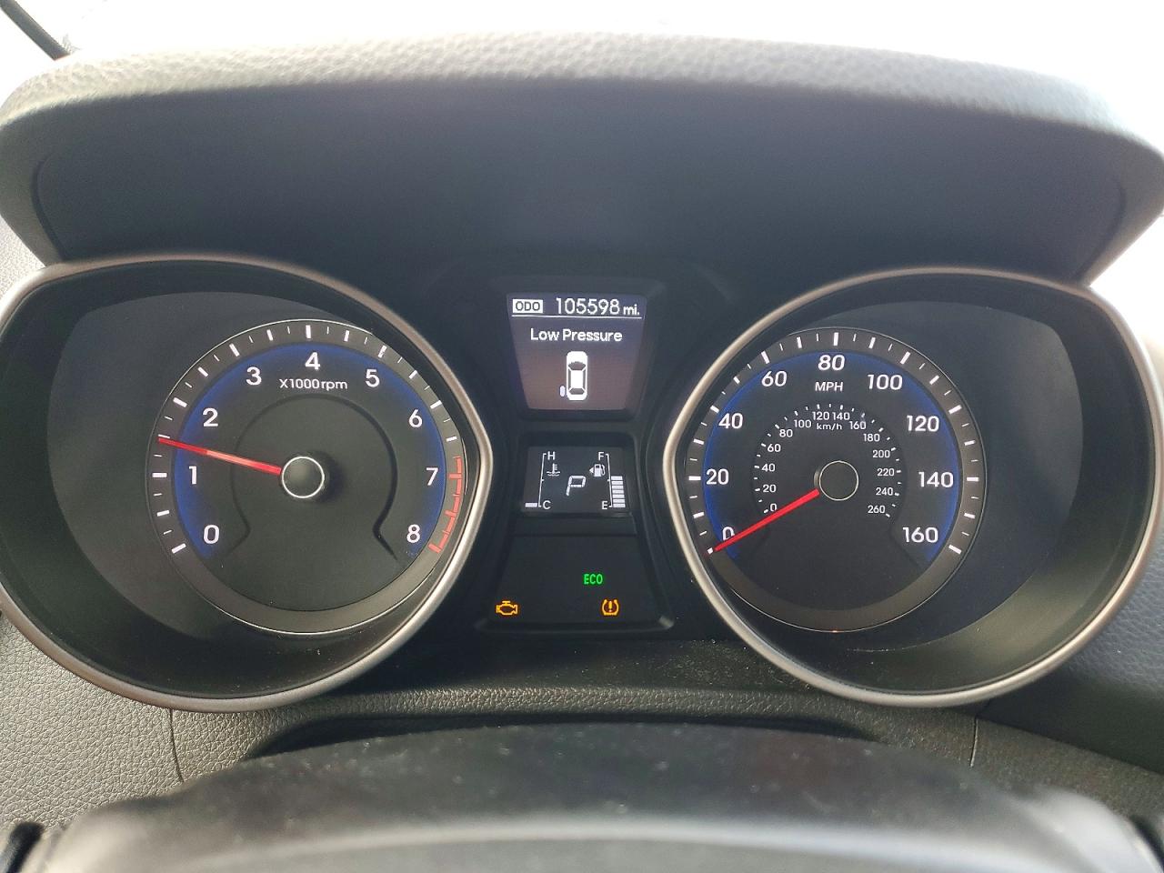 Hyundai ELANTRA Base
