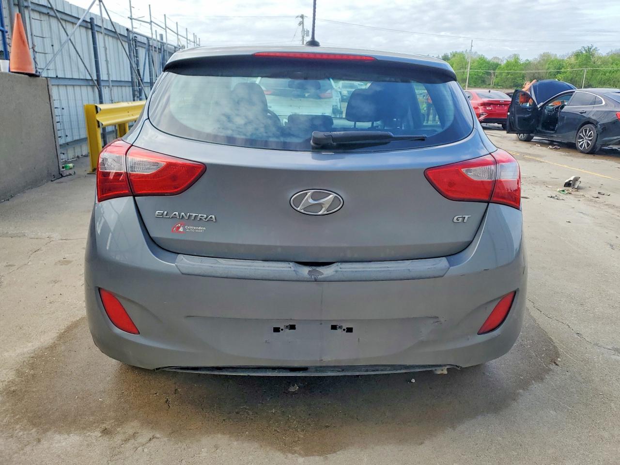 Hyundai ELANTRA Base