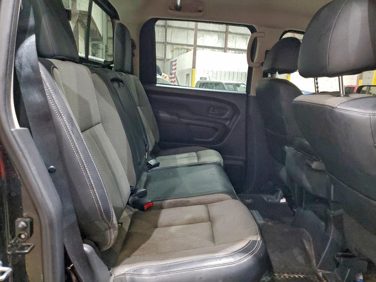 Nissan Titan S