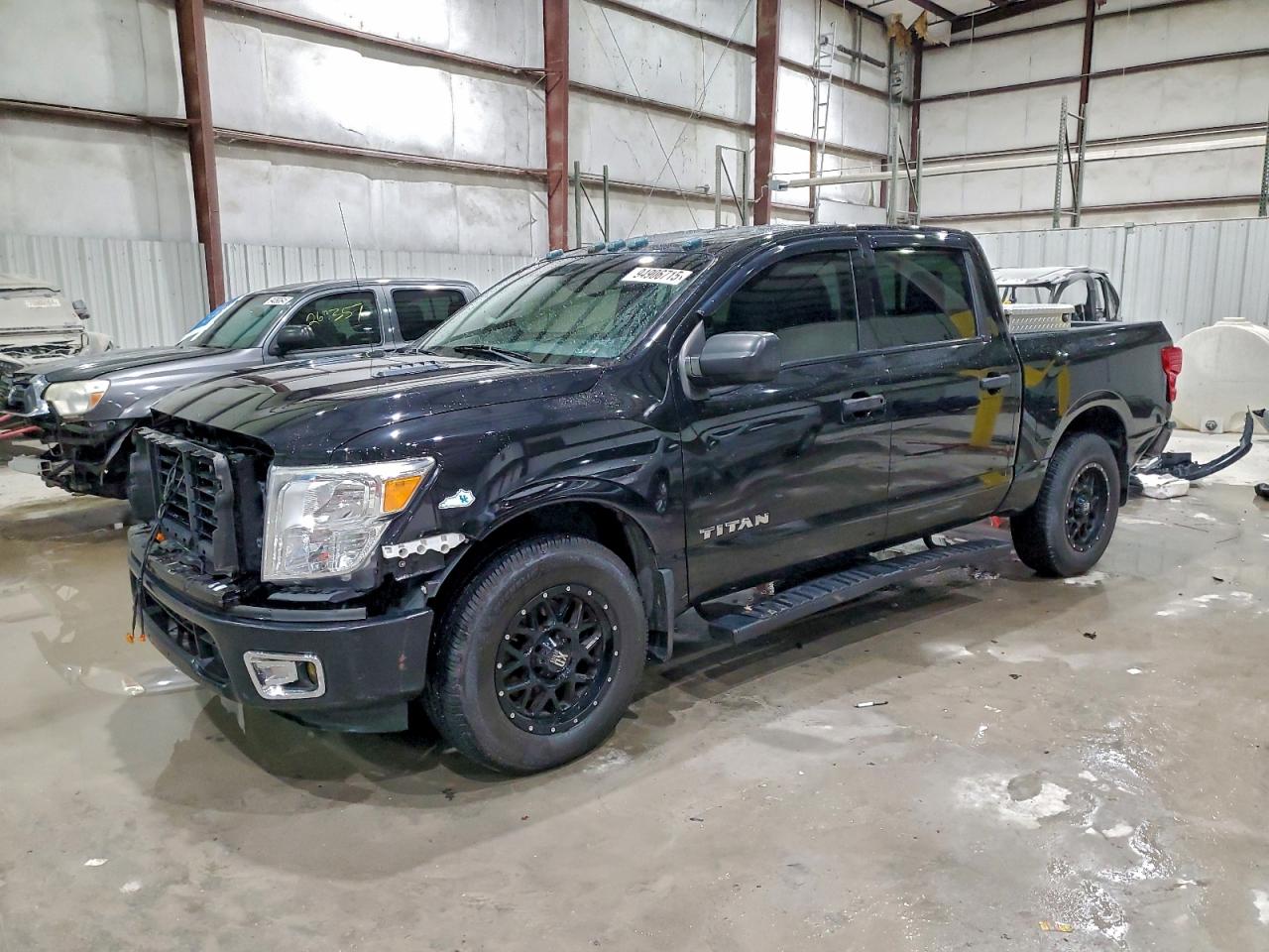 Salvage Nissan Titan Image