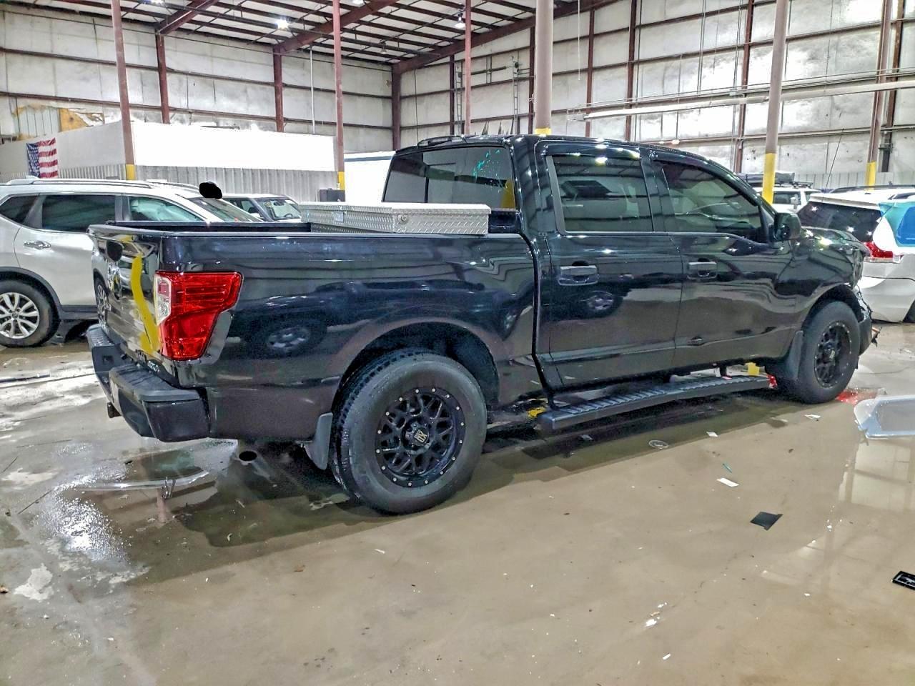 Nissan Titan S