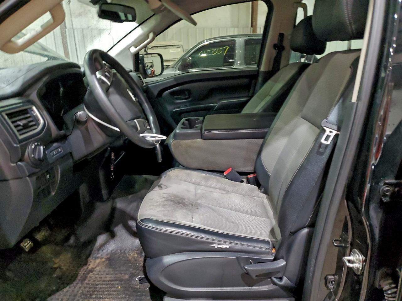 Nissan Titan S