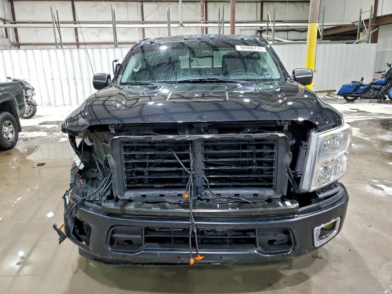 Nissan Titan S