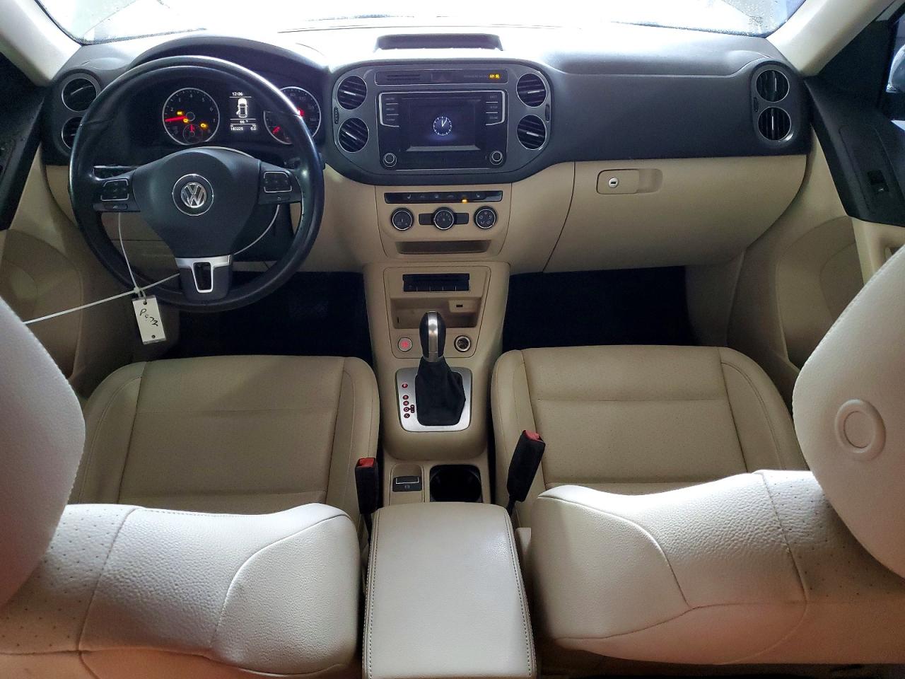 Volkswagen Tiguan S