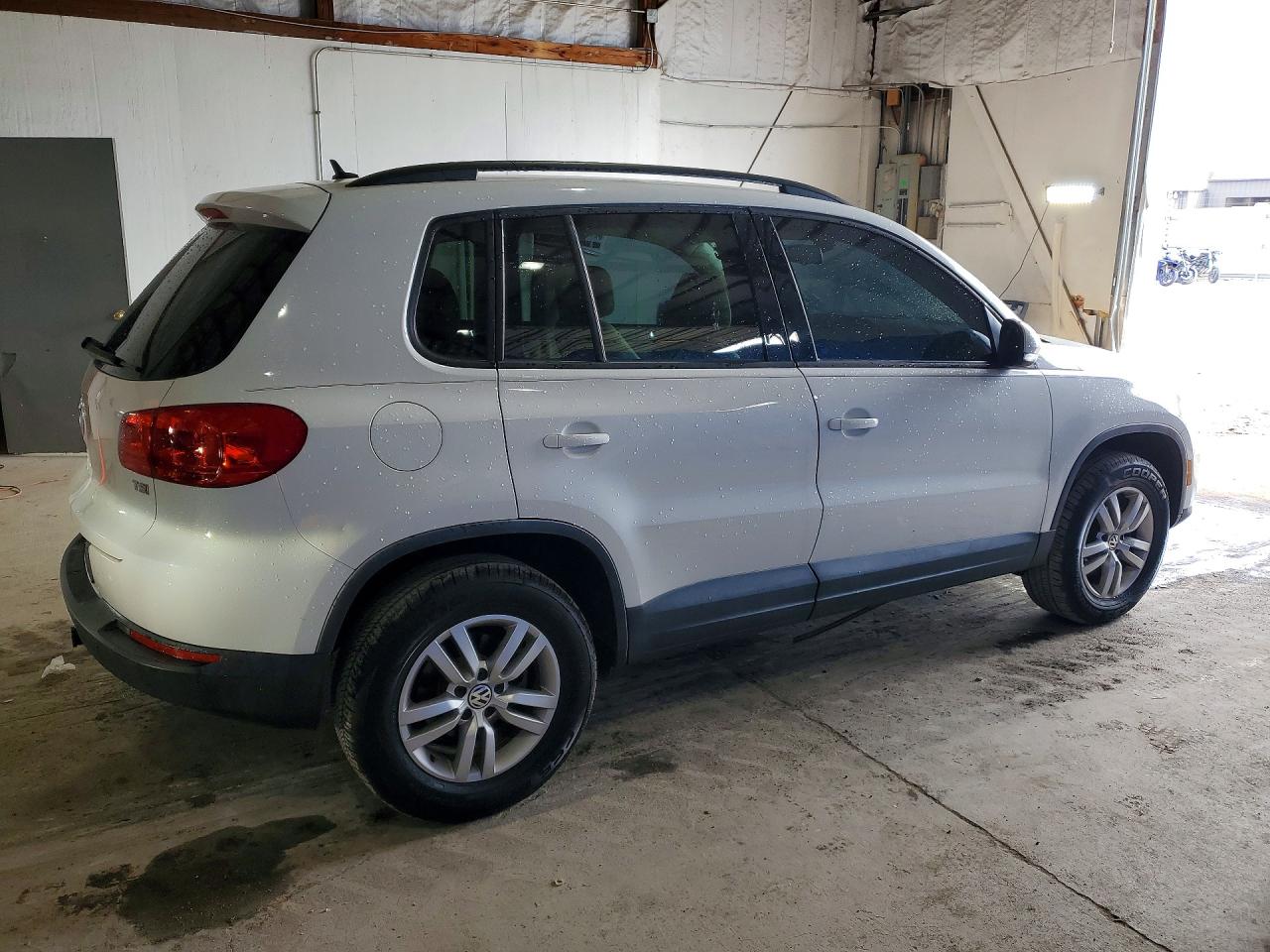 Volkswagen Tiguan S