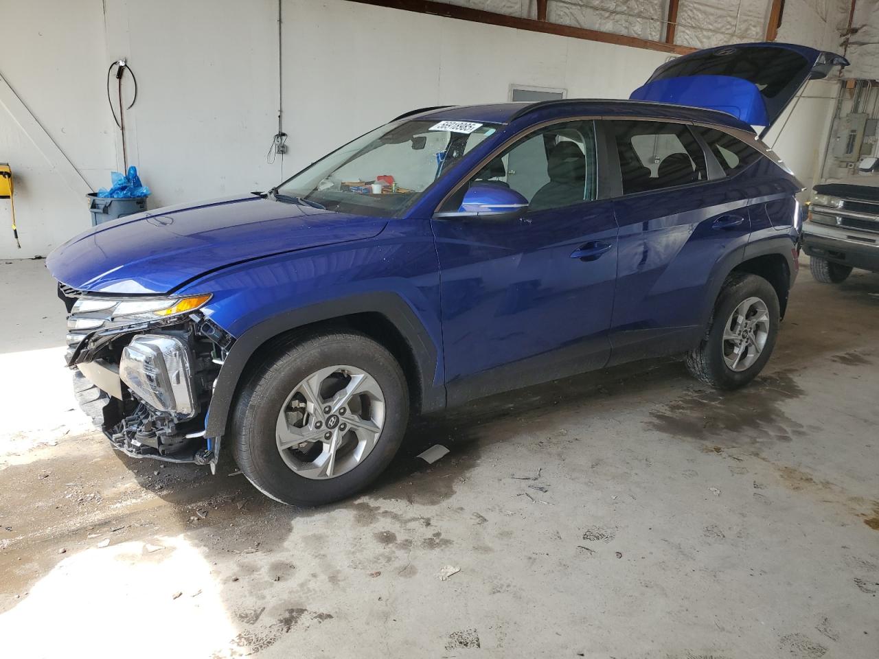 Salvage Hyundai TUCSON Image