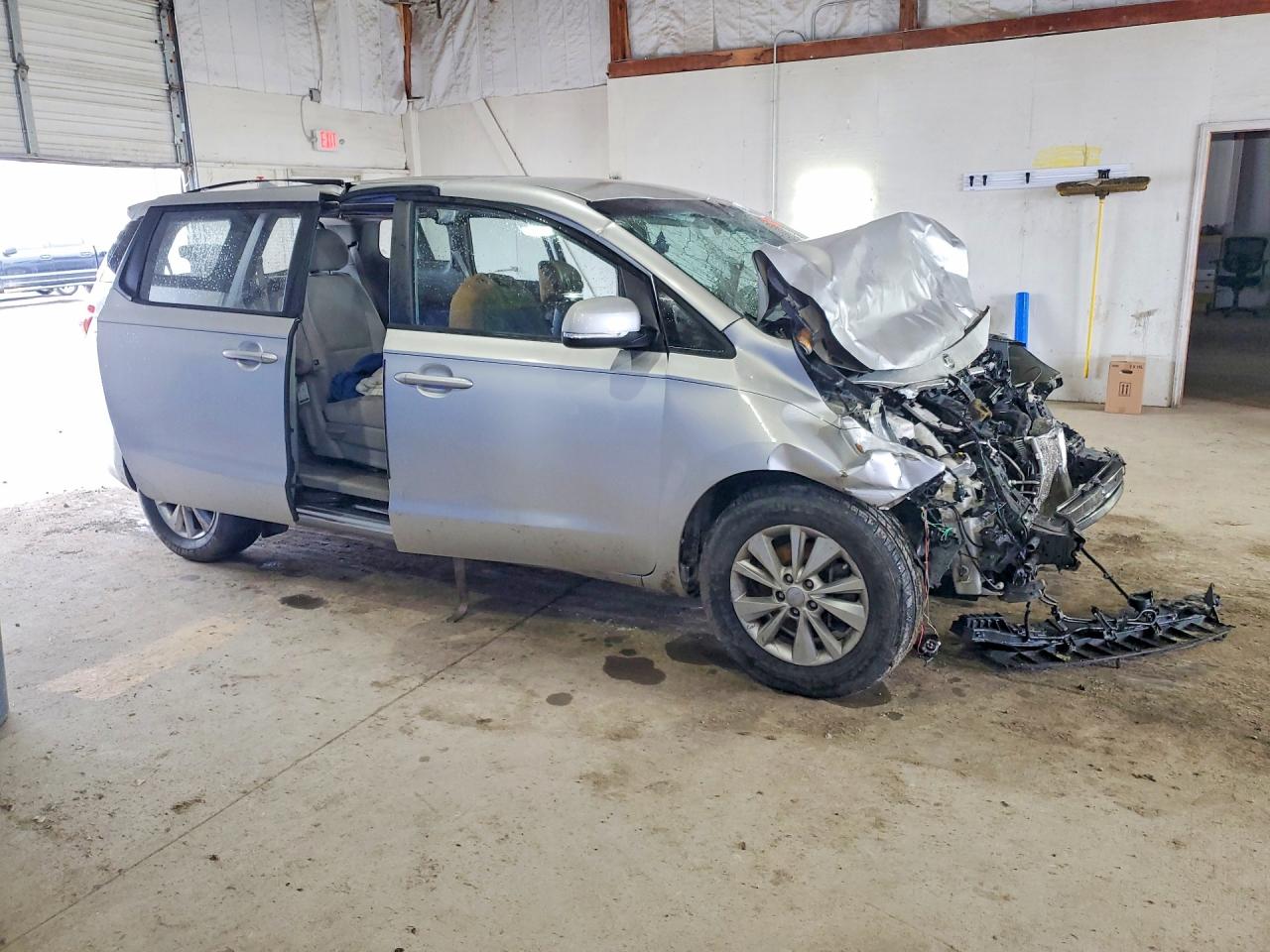 Kia Sedona L