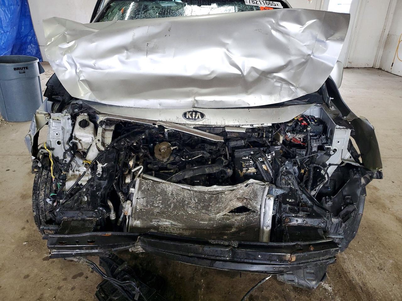 Kia Sedona L