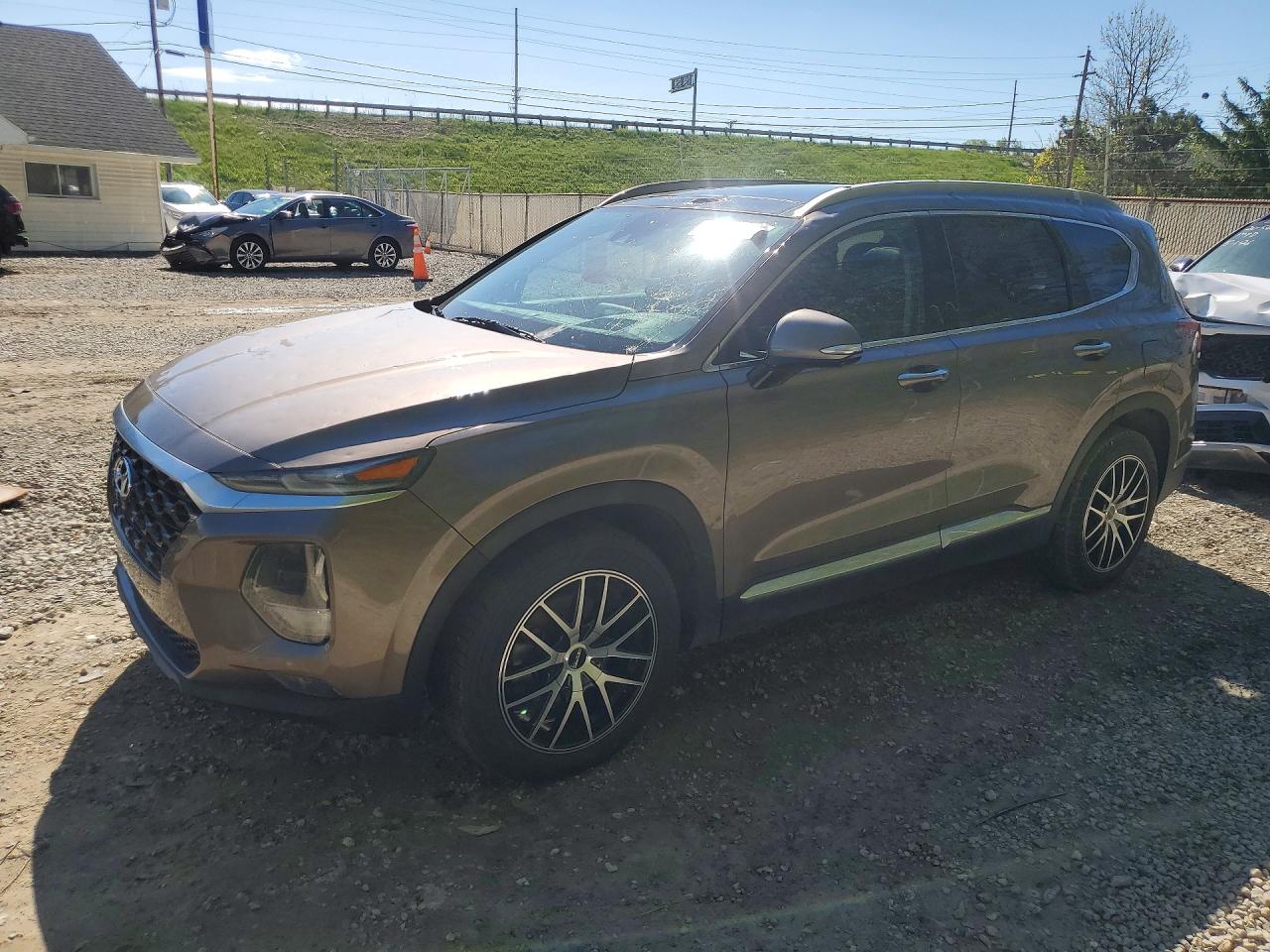 Salvage Hyundai SANTA FE Image