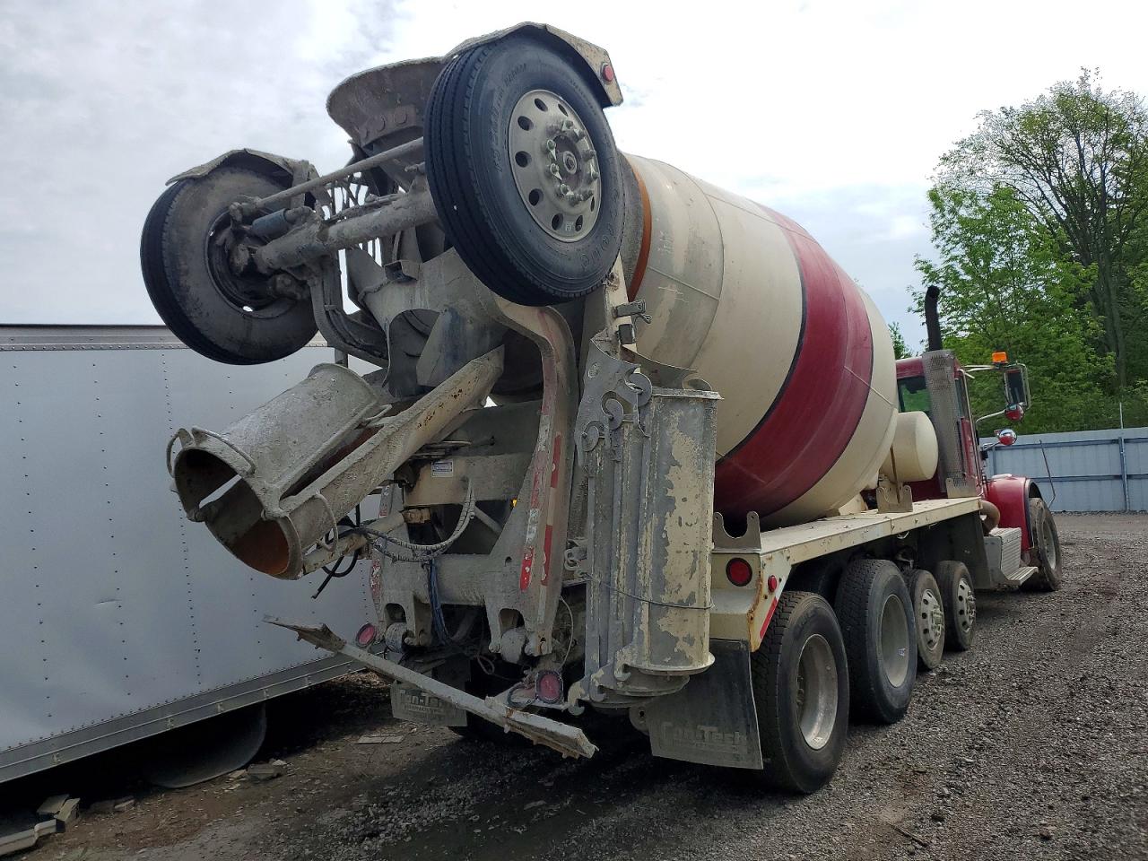 Peterbilt 365