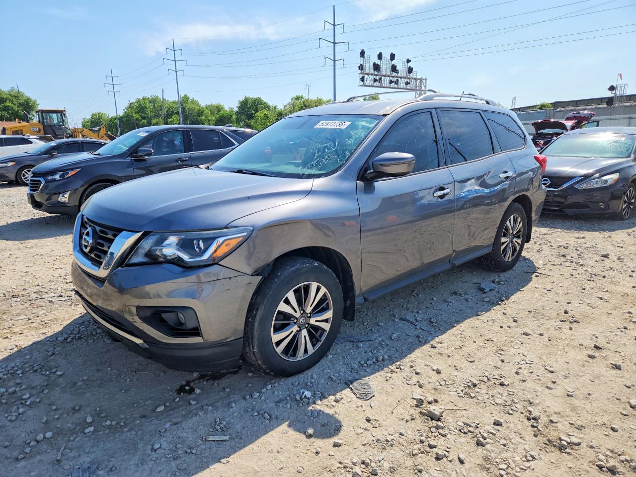 Salvage Nissan Pathfinder Image
