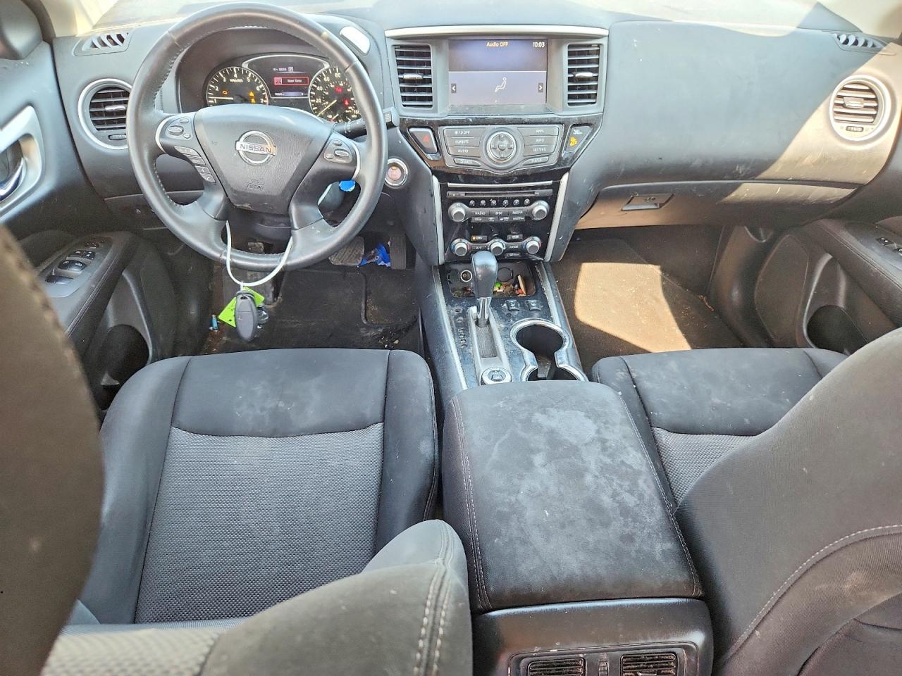 Nissan Pathfinder Sv
