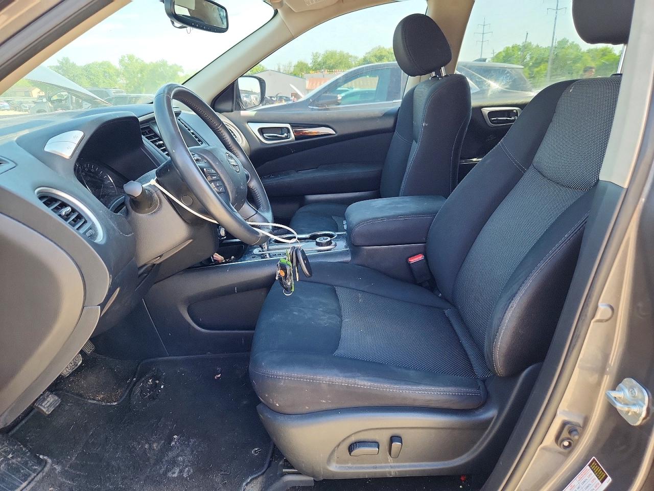 Nissan Pathfinder Sv