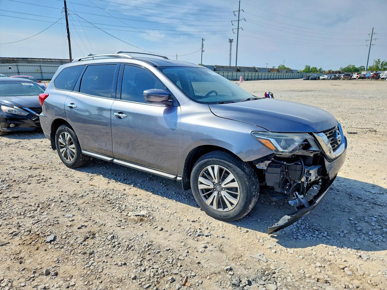 Nissan Pathfinder Sv