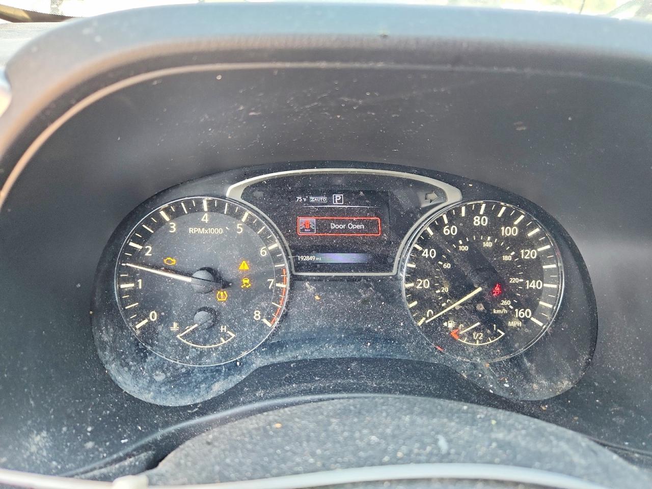 Nissan Pathfinder Sv