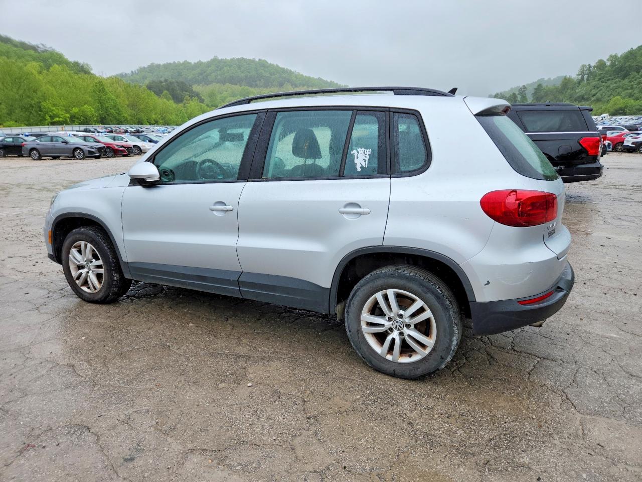 Volkswagen Tiguan S
