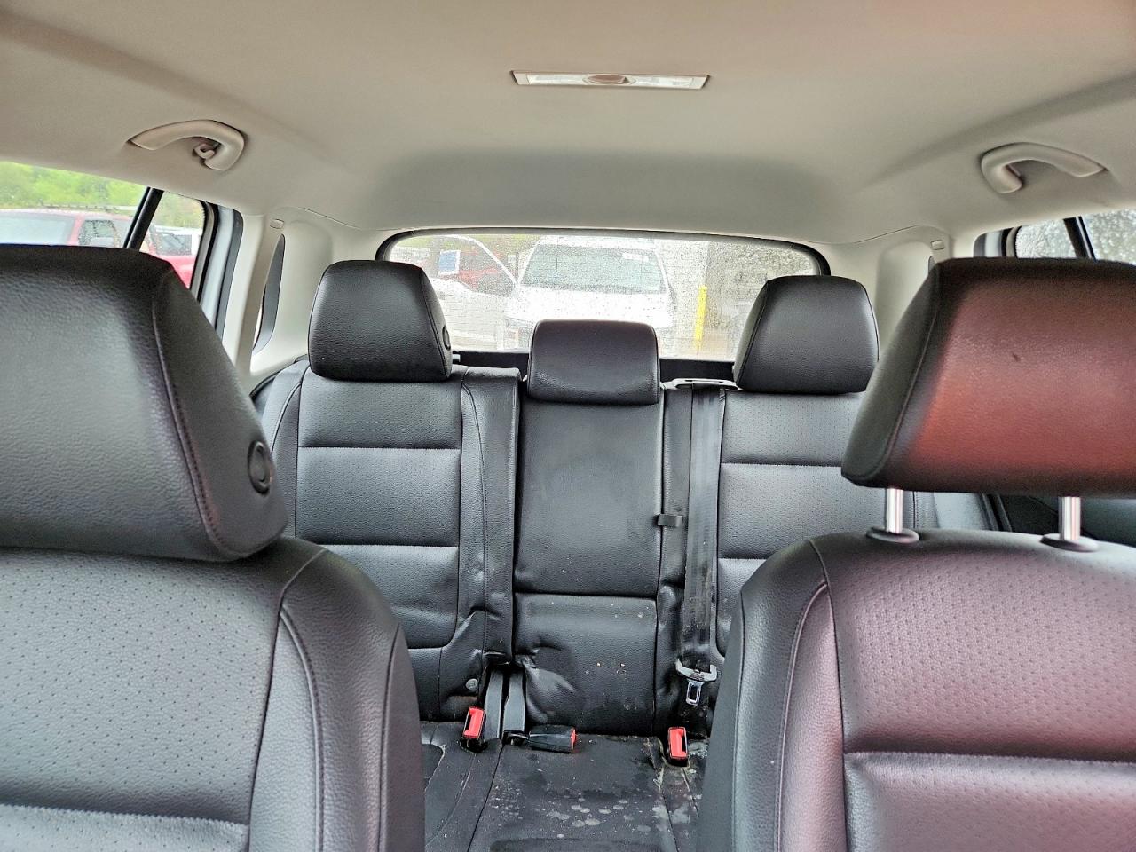 Volkswagen Tiguan S