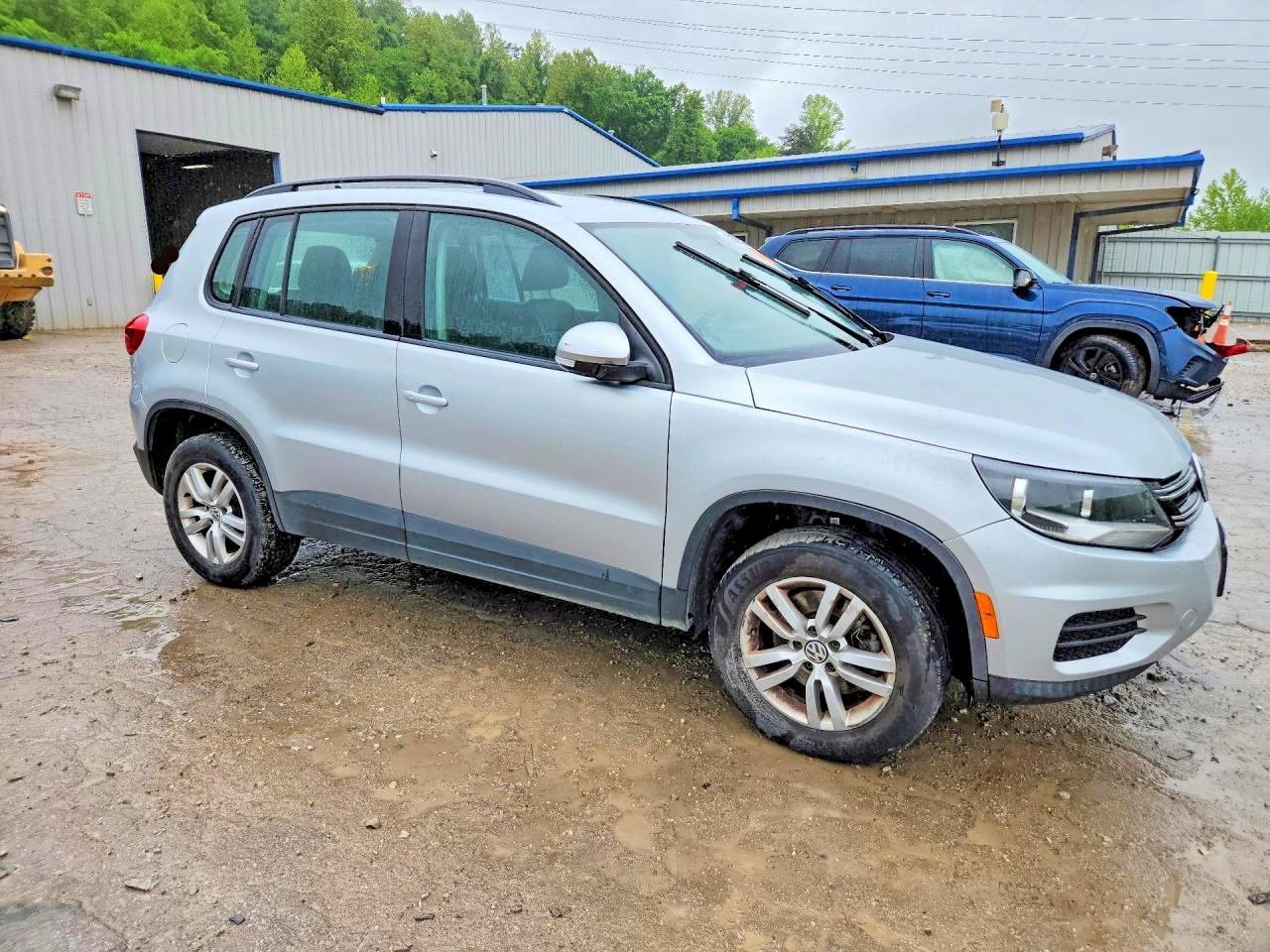Volkswagen Tiguan S
