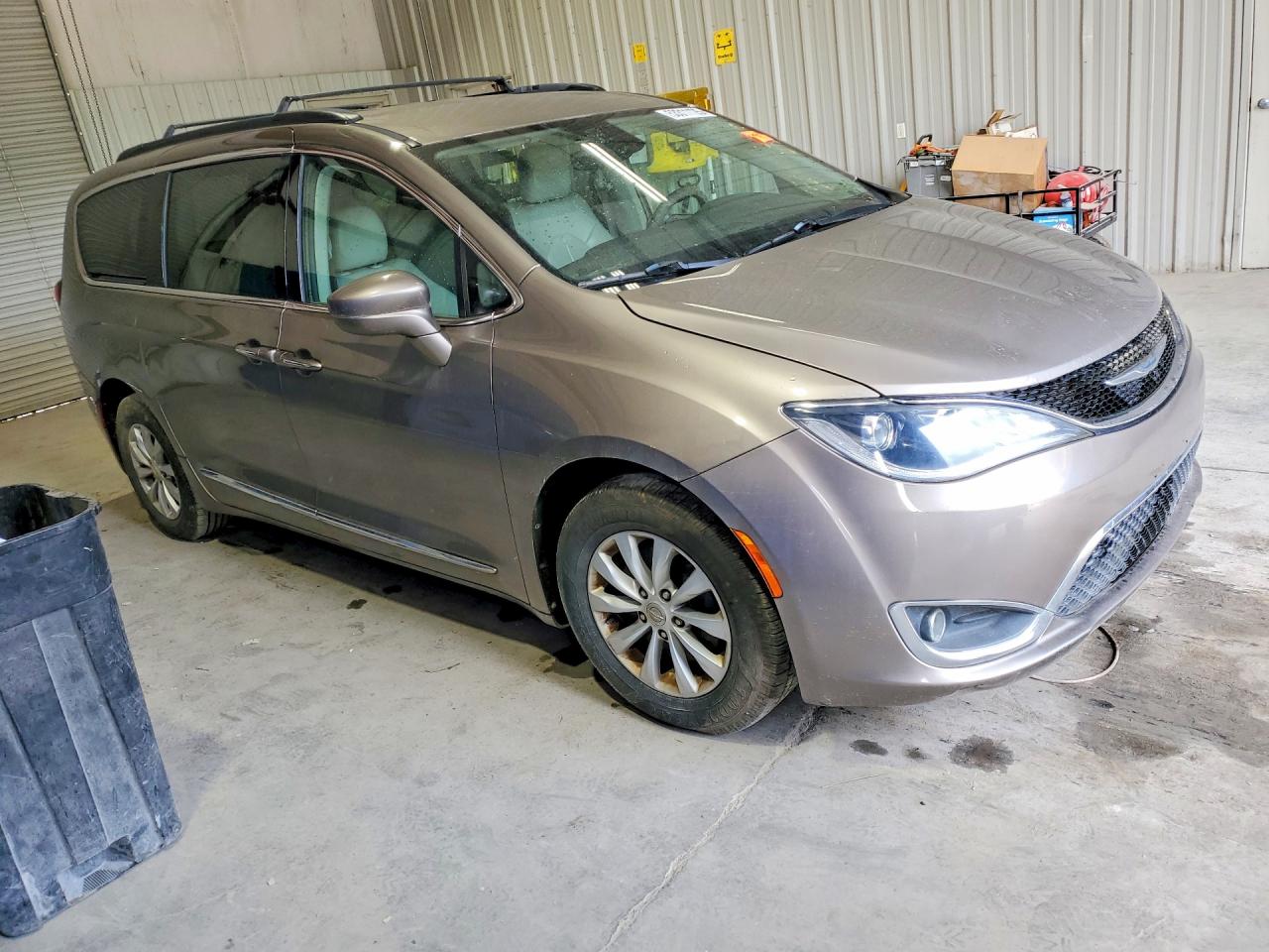 Chrysler Pacifica Touring L