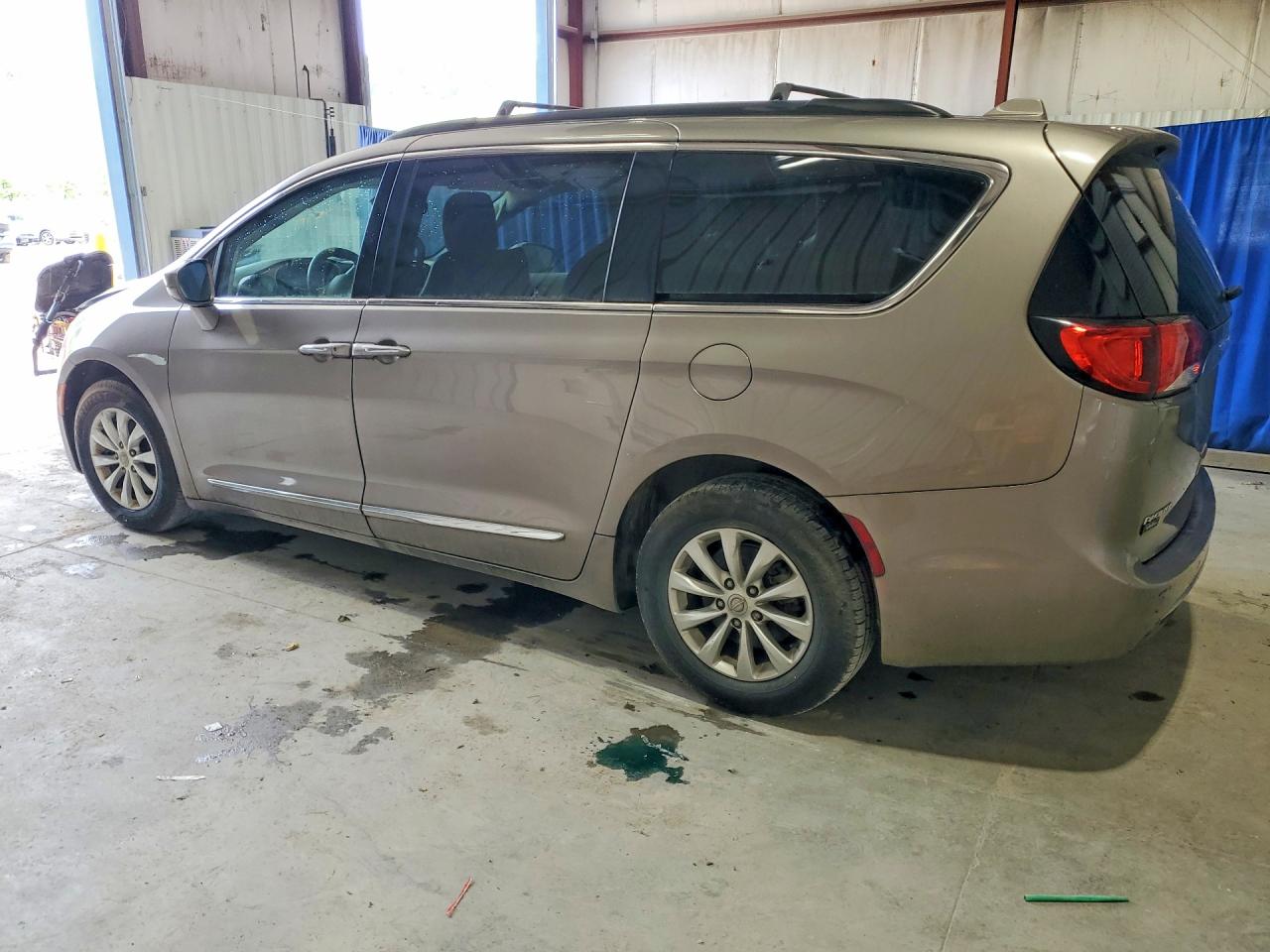 Chrysler Pacifica Touring L