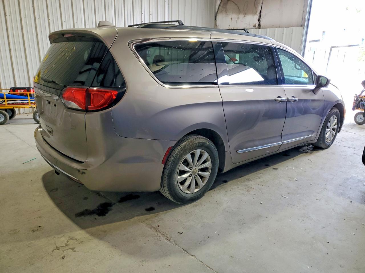 Chrysler Pacifica Touring L