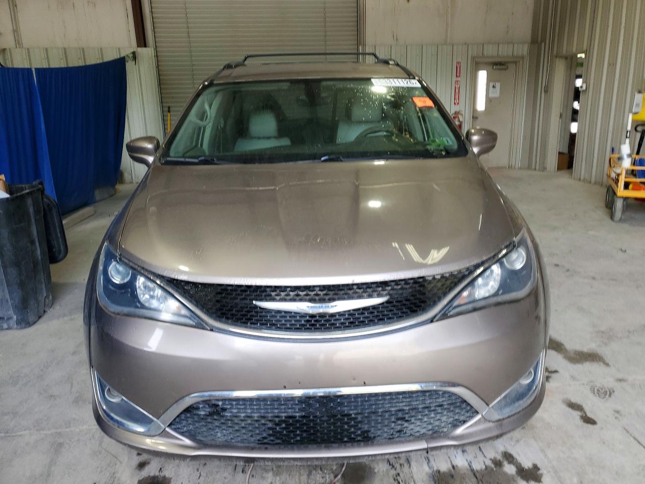 Chrysler Pacifica Touring L